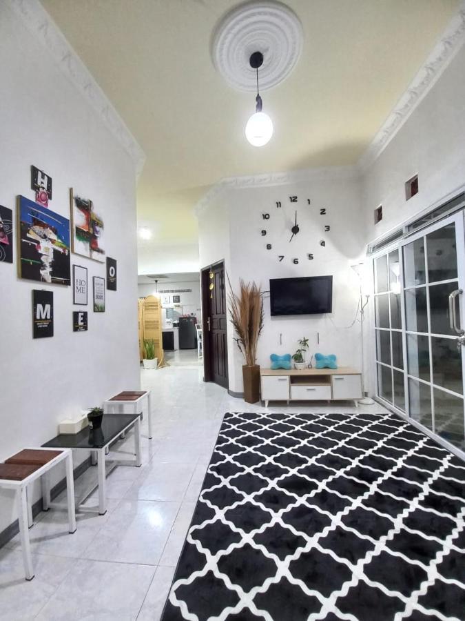 Homestay Berkah Syariah Букитинги Екстериор снимка